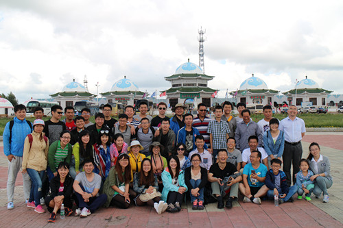 公司組織集體旅游，豐富員工業(yè)余生活